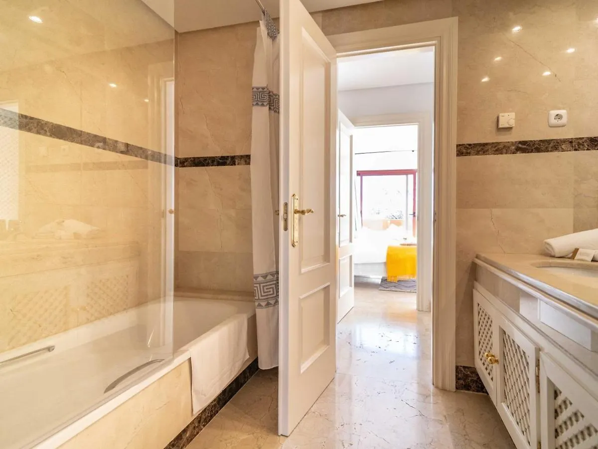 Ferienhaus Villa La Alzambra Duplex Penthouse Sea Views Marbella
